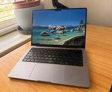 14 inch Macbook Pro M1 16gb RAM 512gb 90% battery 2023