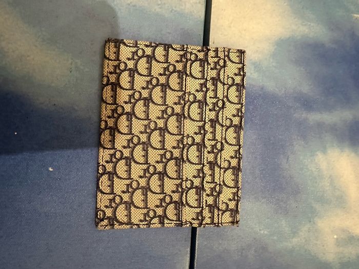 Dior wallet
