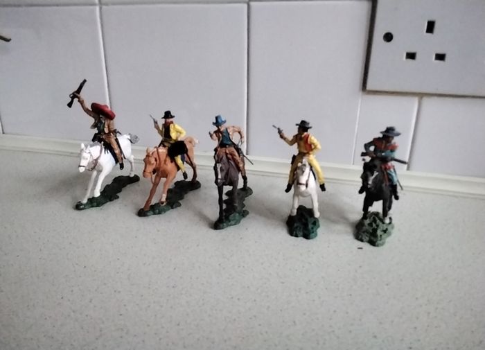 soldiers