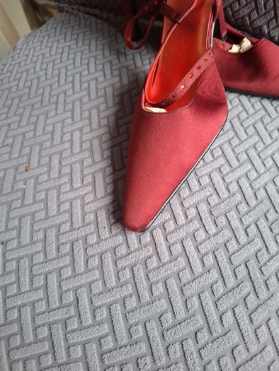 Shoes, size 5 adult