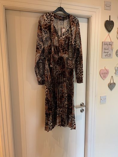 Boo Hoo dress