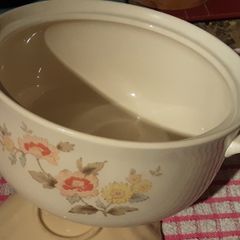 Arklow Pottery soup/vegetable taurine