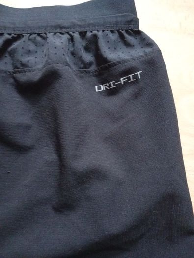 Nike Dri-Fit Shorts Shorts (( Authentic Age 11-12yrs))