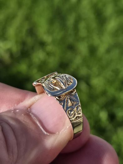 Vintage Gents 9ct Gold Buckle Ring