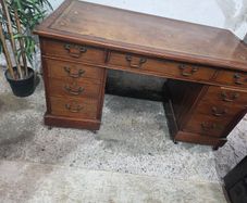 chesterfield desk