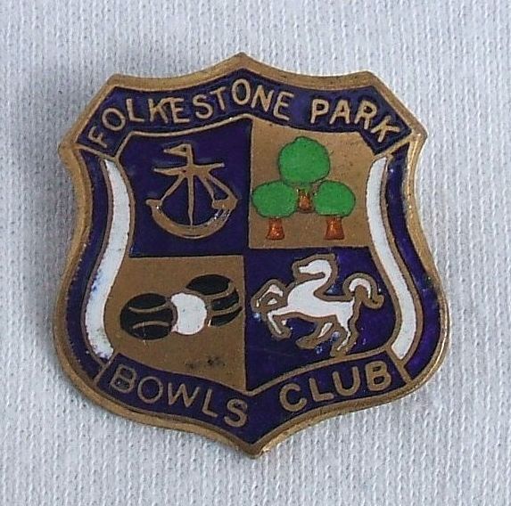 FOLKSTONE PARK BOWLS CLUB (Kent) - enamel bowling badge (c.1960's). Excellent condition.