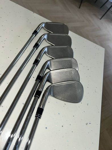 Taylormade SIM2 Max Irons 5-PW - KBS Max MT85 R flex shafts - Excellent Condition