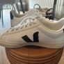 Veja Trainers - White - Size 9 Image 4