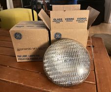 2 X Ge Par56 300w Wfl Stage Lamps Nos 240v