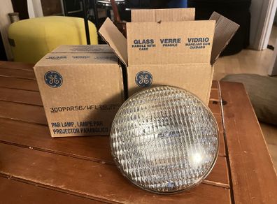2 X Ge Par56 300w Wfl Stage Lamps Nos 240v
