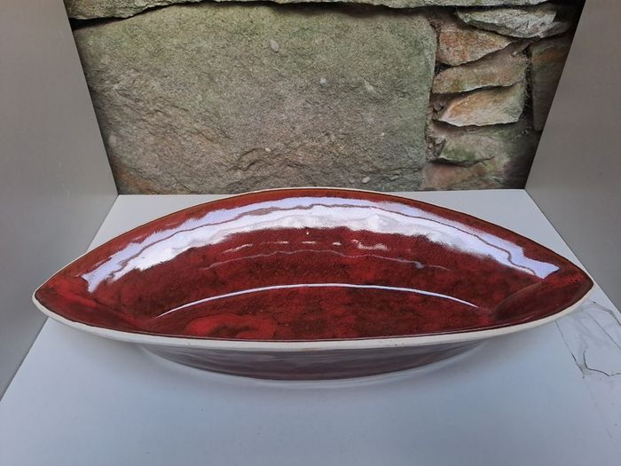 Red glazed bowl oval