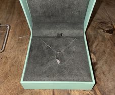 9 carat Fields White gold Ribbon Necklace
