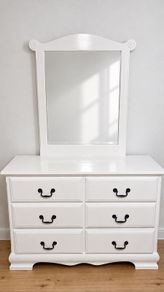 white Dressing Table
