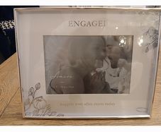 brand new engagement photo frame