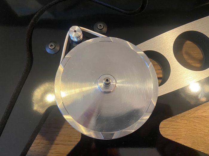 Rega RP8 Planar 8 Turntable with RB808 Tonearm and TTPSU Speed Control Power Supply Unit