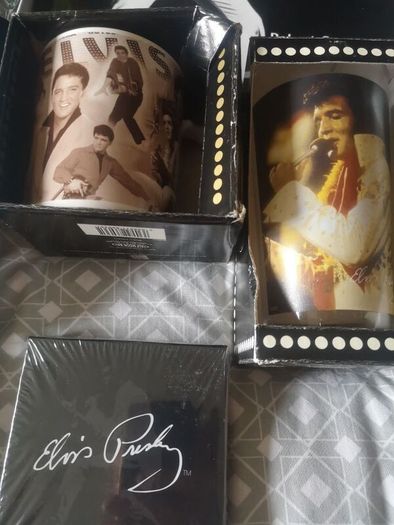 Various Elvis Memorabilia Items