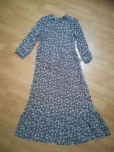 Elegant flowy dress