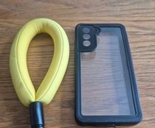 Samsung s21 waterproof phone case.