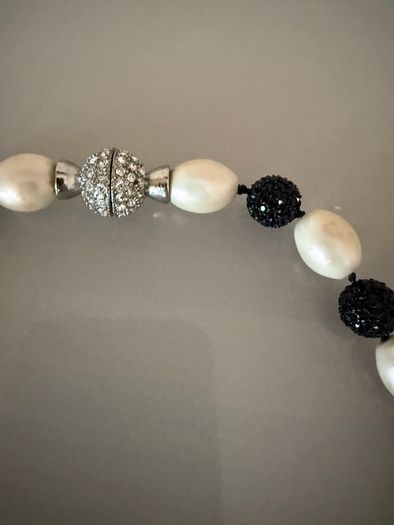 Ivory and black necklace