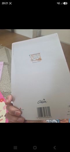 Bundle of 25 birthday cards for Mums.   No envelopes with them.