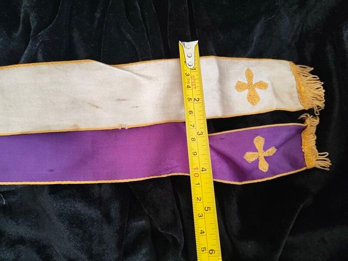 catholic priest purple and gold silk stole