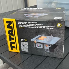 Tile cutter