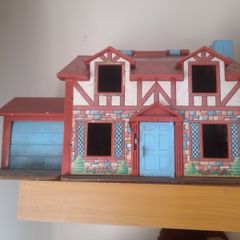 Vintage dolls house