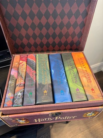 Harry Potter: Housed in a Collectible Trunk-like Box With Sturdy Handles, Lockable Lid