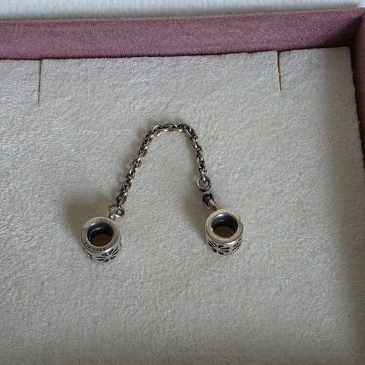 Pandora flower safety chain perfect condition