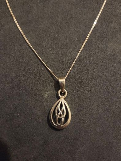 925 Sterling Silver Celtic Knot Necklace