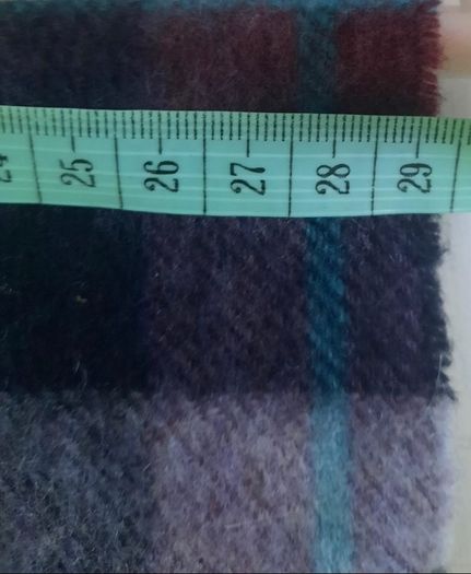 Royal Mile Scotland Scottish Experience lambs wool scarf in very good condition with no issues 29cm x 140cm FREE STANDARD POSTAGE INCLUDED