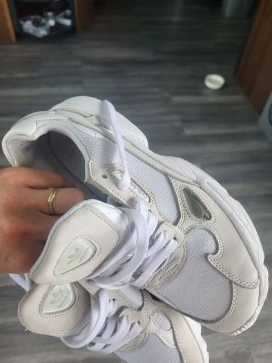 adidas shoes size 39.5 uk 6