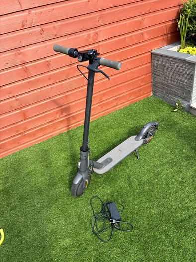 Xiaomi Mi Electric Scooter