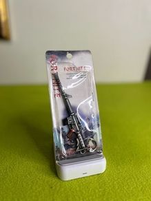 New Style Fortnite Metal Toy Gun Keyring Key chain.