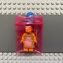 lego Simpsons sim002 Marge Simpson with Apron minifigure Image 3