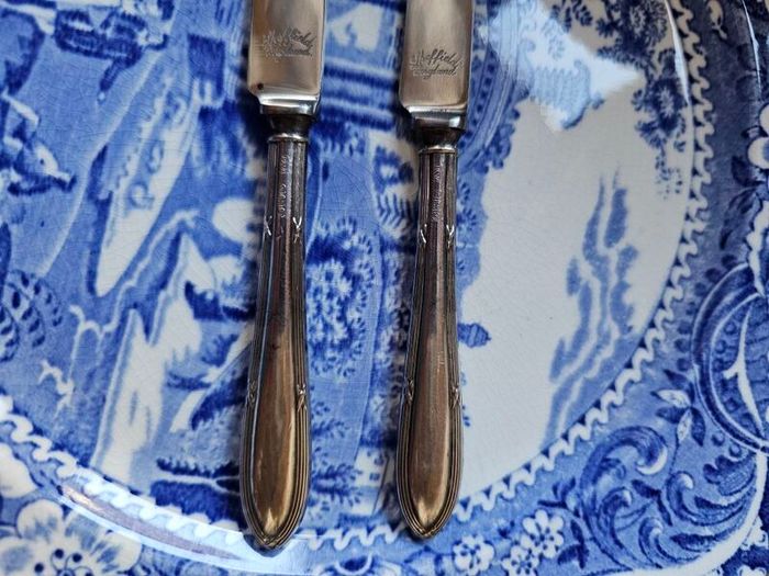 Vintage 1931 Viners Sterling Silver Butter Knives