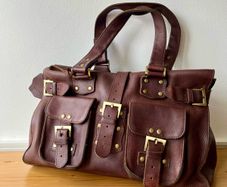 Jesire leather hand bag