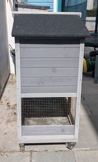 Guinea pig/rabbit hutch