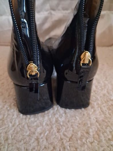Ladies boots