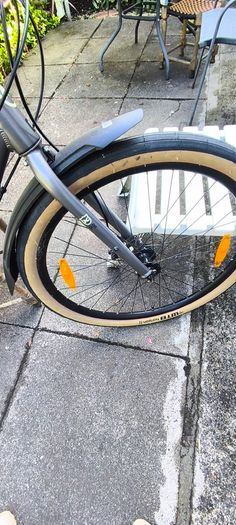 Lady Bike DEW 2022 Satin Asphalt Grey SM in very good condition been serviced short time ago uesed very little is good as new.