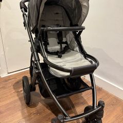 Uppababy Vista Stroller with lots of accessories