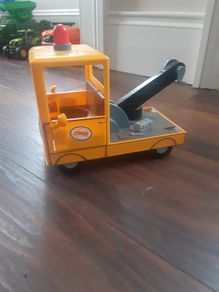 Danny Dog Pick up truck