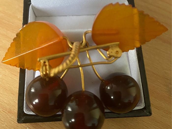 Vintage .6rk gold plated Russian Baltic Amber brooch