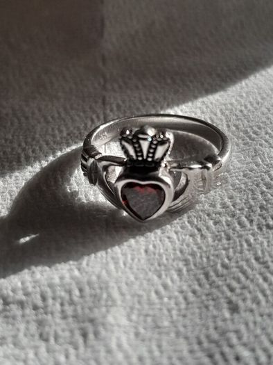 ladies silver claddagh ring