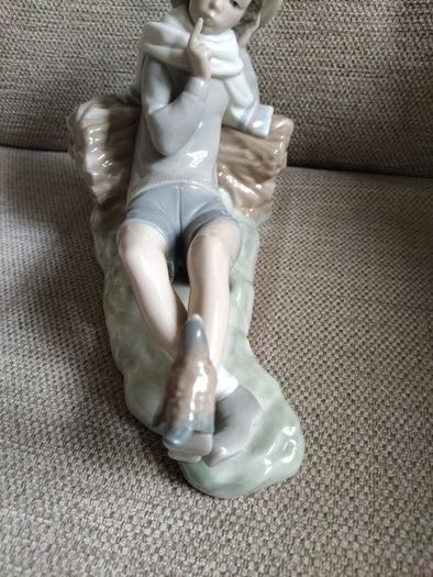 Genuine lladro Not Nao 4730 Boy With Bird