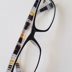 Reading glasses / frame