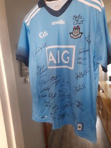 Dublin 5 in a row sign Jersey new unused