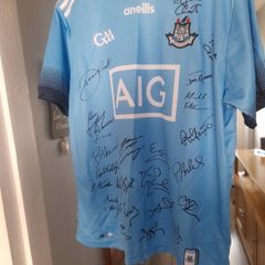 Dublin 5 in a row sign Jersey new unused