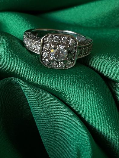 Antique White gold and diamond ring