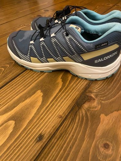 UK4 Hiking Shoes